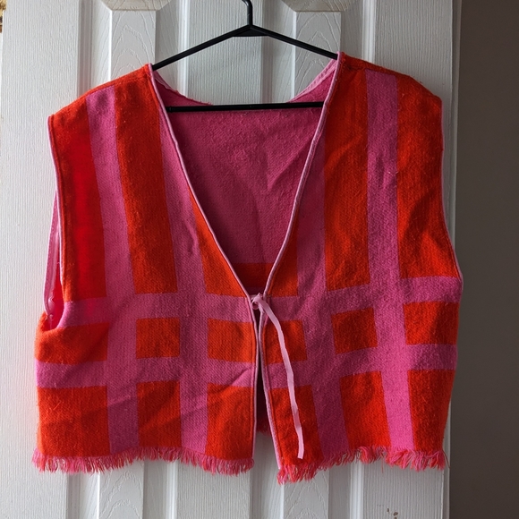 Handmade blanket vest - Picture 1 of 3